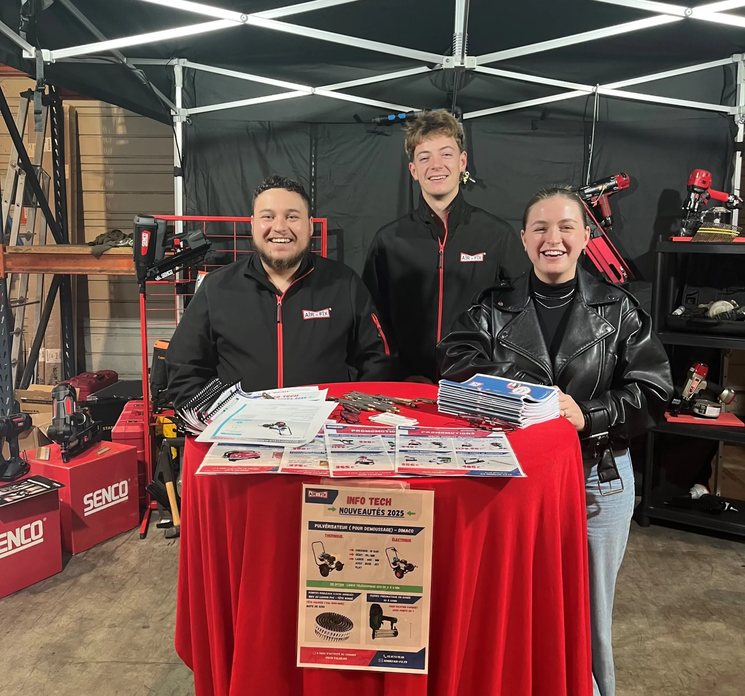 Équipe Air-Fix dans le dépôt
